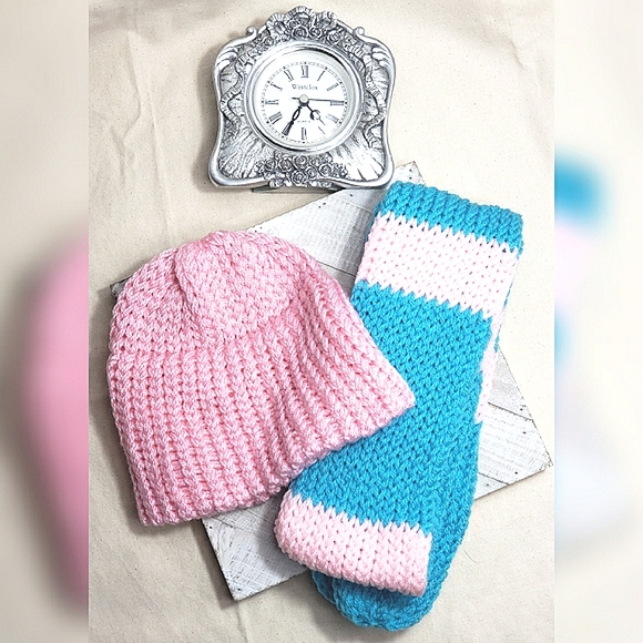 Pink and Blue Hat and Scarf Set NWT - Picture 1 of 2